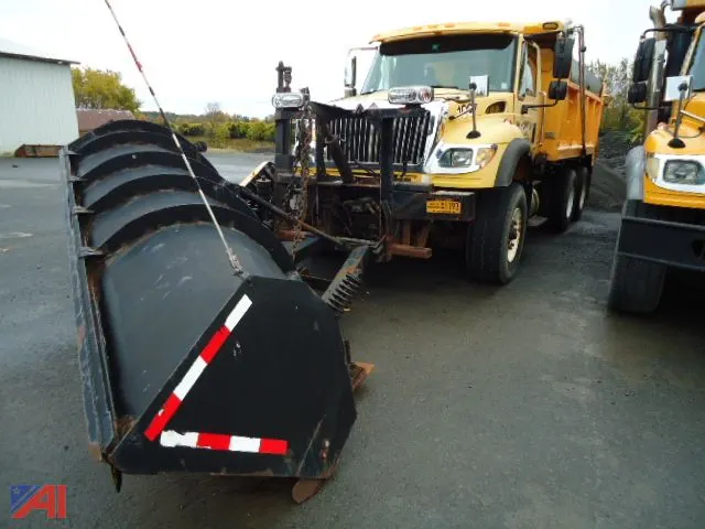 2007 International WorkStar 7600 Dump Truck with Plow and Wing
