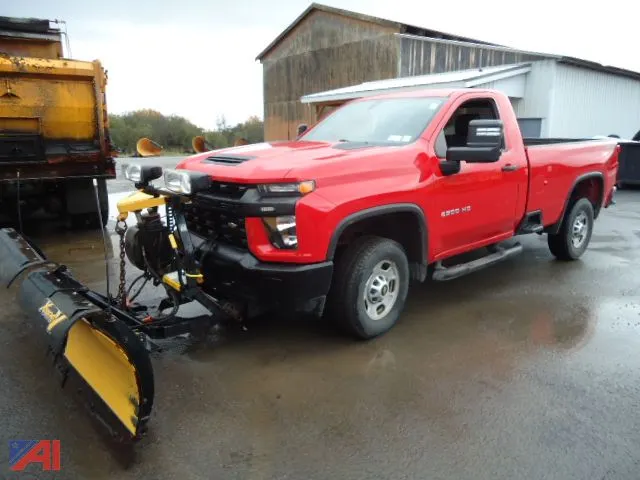2020 Chevrolet Silverado 2500HD Pickup Truck with V-Plow