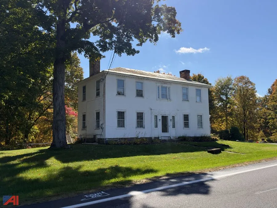 7684 State Route 40, Hartford