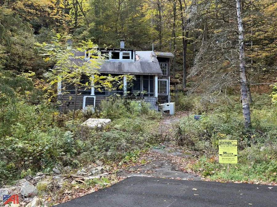 19 Rock Ave, Whitehall