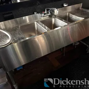 REGENCY STAINLESS STEEL THREE-COMPARTMENT BAR SINK WITH DUAL DRAINBOARDS