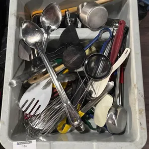 TUB OF KITCHEN UTENSILS LOT