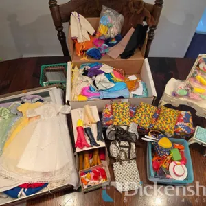 VINTAGE BARBIE ACCESSORIES