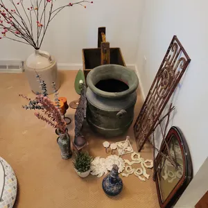 CERAMIC AND IRON DECOR LOT