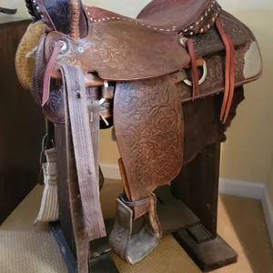WESTERN (SANKY CUTTER) CUTTING / COW HORSE SADDLE 15" SEAT, STAND, HAT, TACK
