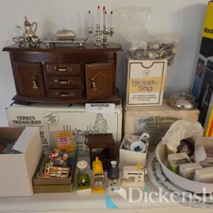 FINE MINIATURE DOLLHOUSE ACCESSORIES