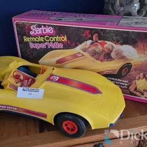 VINTAGE BARBIE SUPER VETTE REMOTE CONTROLLED CAR