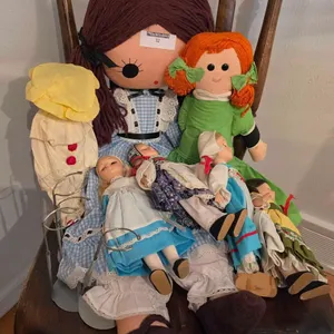 FANTASTIC DOLL COLLECTION LOT
