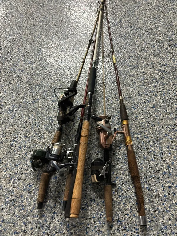 6 Fishing Poles