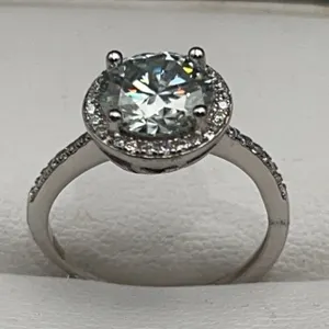 $2100 APPRAISED 2.00 CT GRA CERTIFIED ROUND BRILLIANT CUT MOISSANITE RING