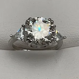 $3175 APPRAISED 5.00 CT GRA CERTIFIED ROUND BRILLIANT CUT MOISSANITE RING