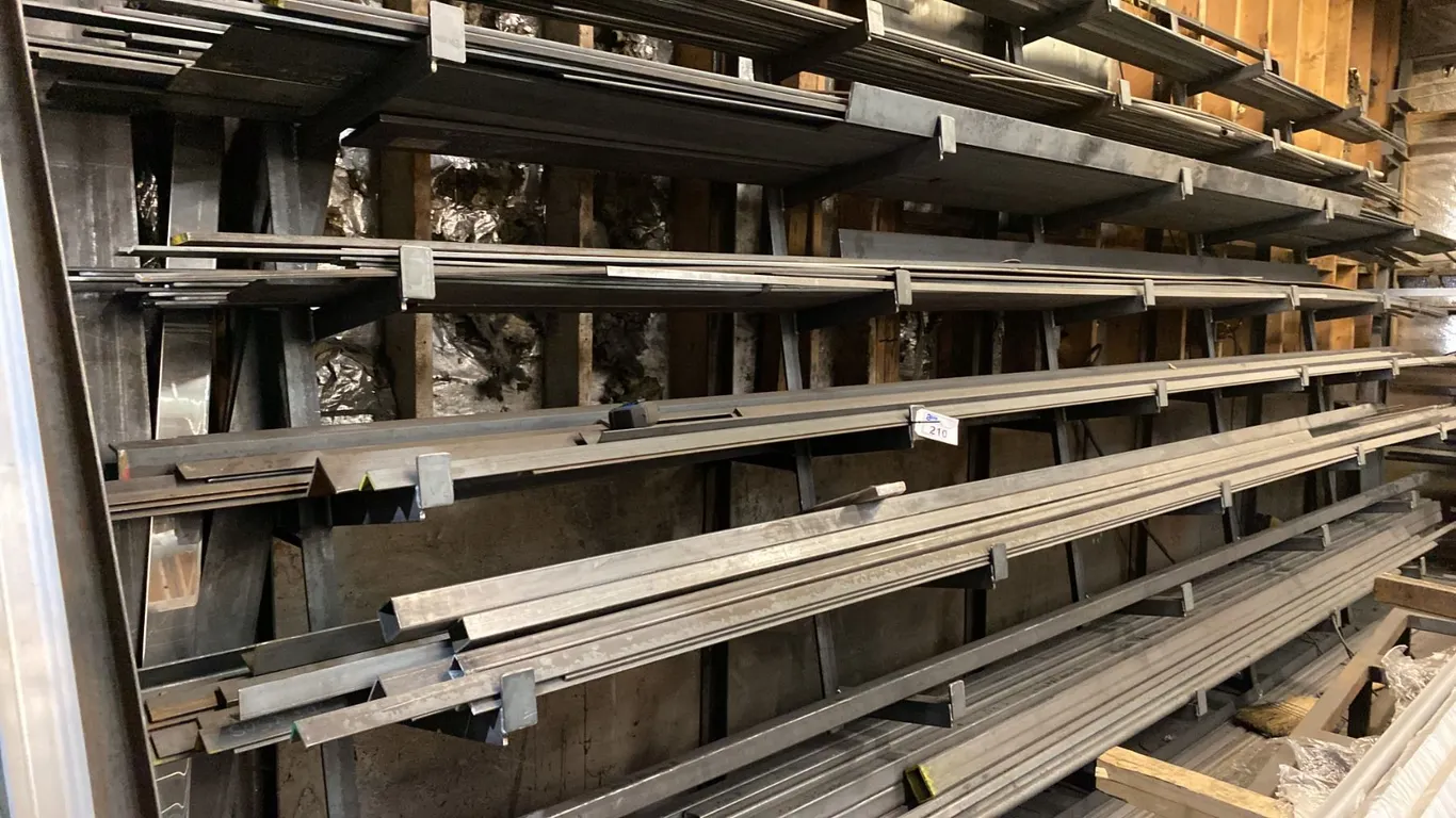 STEEL STOCK FABRICATING MATERIAL- ASSORTED SIZE & LENGTH SQUARE TUBE, ANGLE, ROUND SOLID