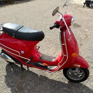2004 Vespa ET4 150 CC Scooter