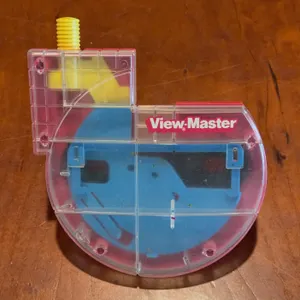 Vintage transparent plastic View-Master 3D viewer with Clear translucent body