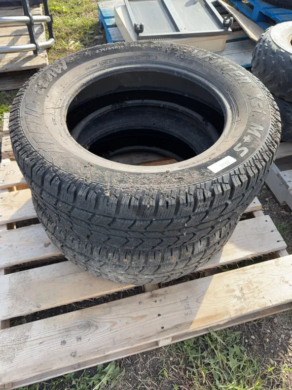 2 winter tires 235/65R18