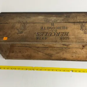 Vintage Wooden Powder Box