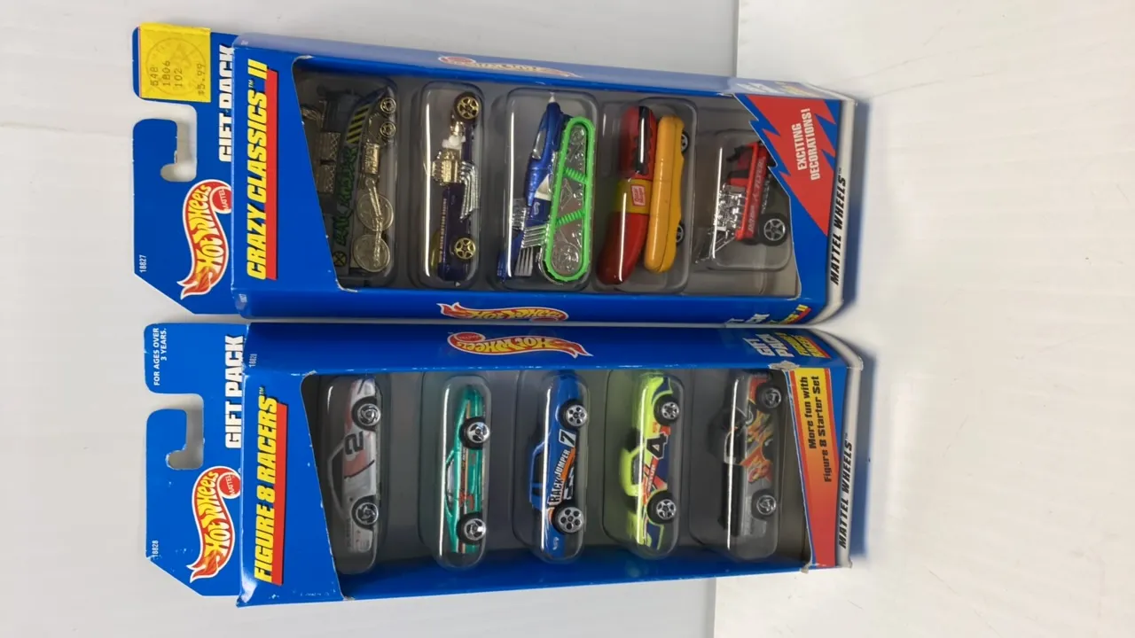Hot Wheels Figure 8 Racers, Crazy Classics