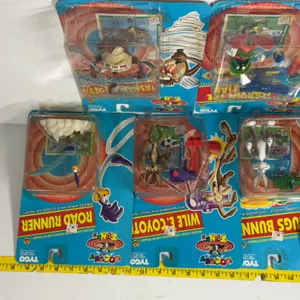 (5) Tyco Looney Tunes Collectible  Figures