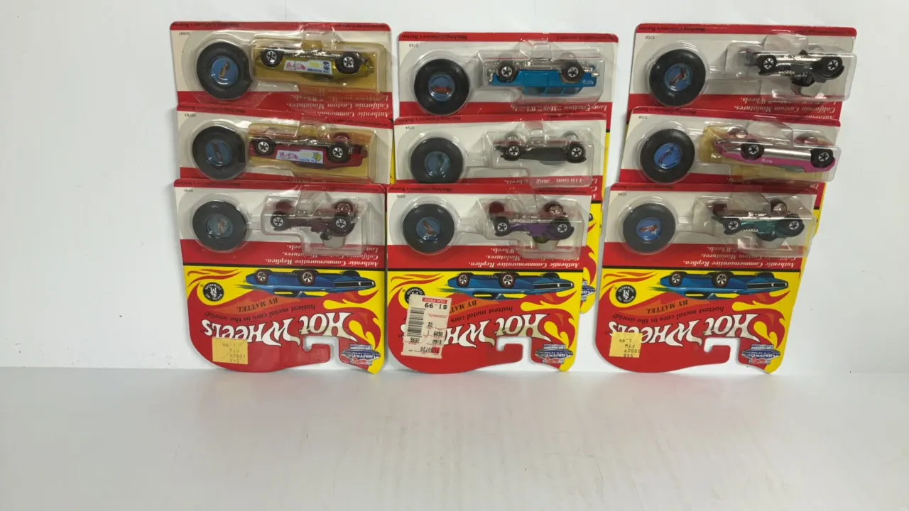 (9) Hot Wheels