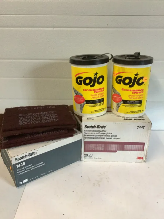 Box General purpose hand pads, 2 blending hand pads, go joe scrubbing wipes