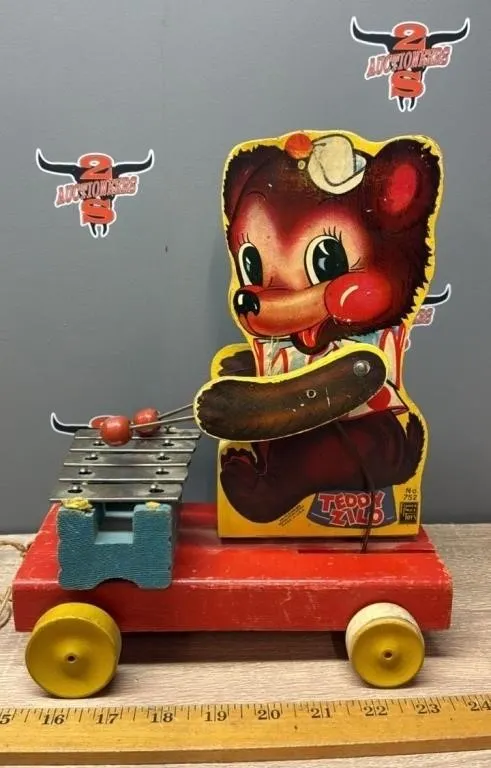 Vinage Fisher-Price Pull Along Teddy Zilo