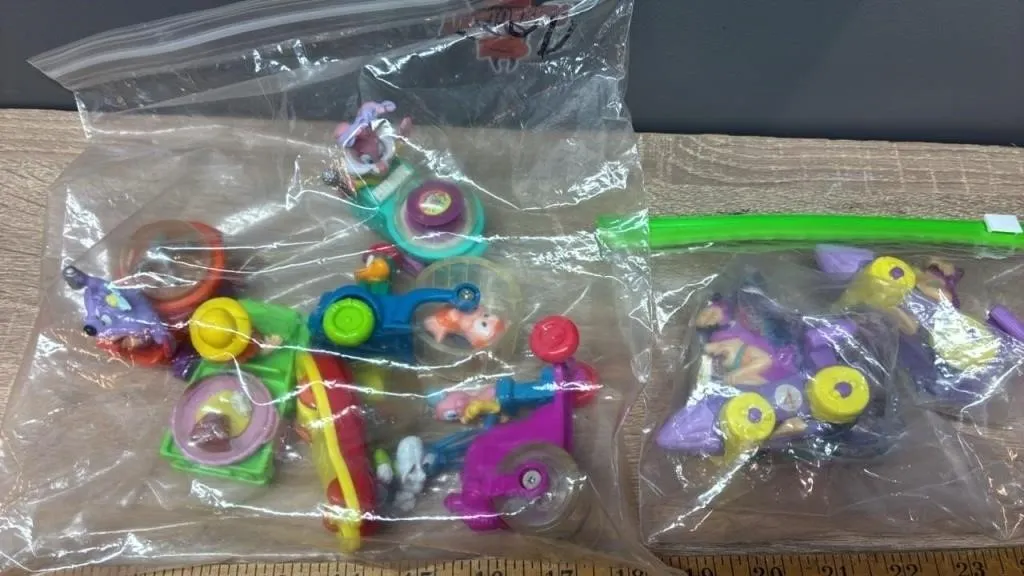 Muppet Babies & Flintstones Toys.