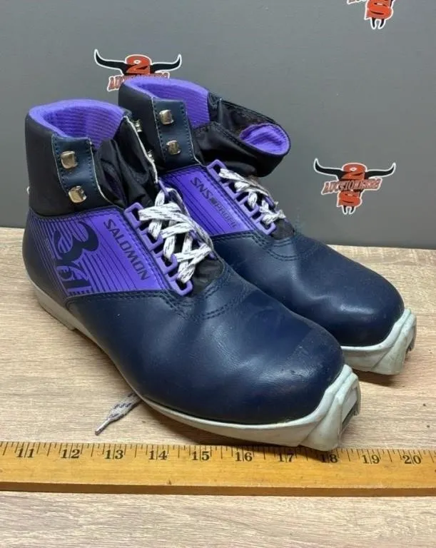Women’s Solomon Cross Country Boots (42/11).