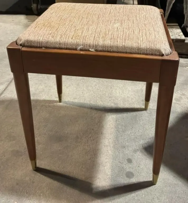 Sewing Stool w/Storage. *LY *NO SHIPPING