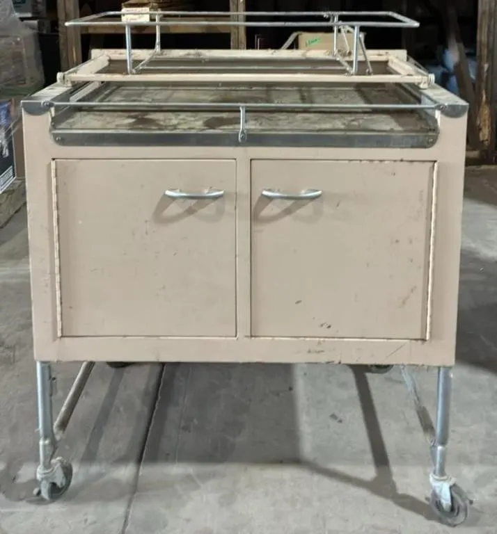 Vintage Metal Cabinet. 32”Wx19”Dx33”H. *LY