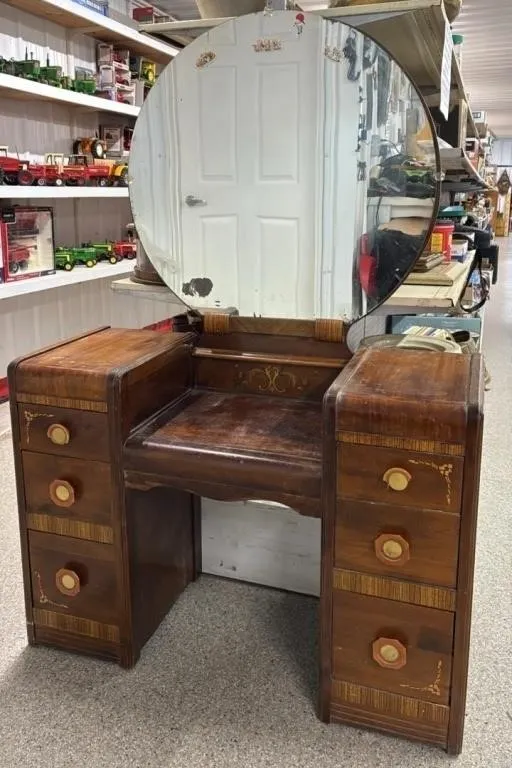 Vintage Vanity w/Bakelite Handles & Mirror.