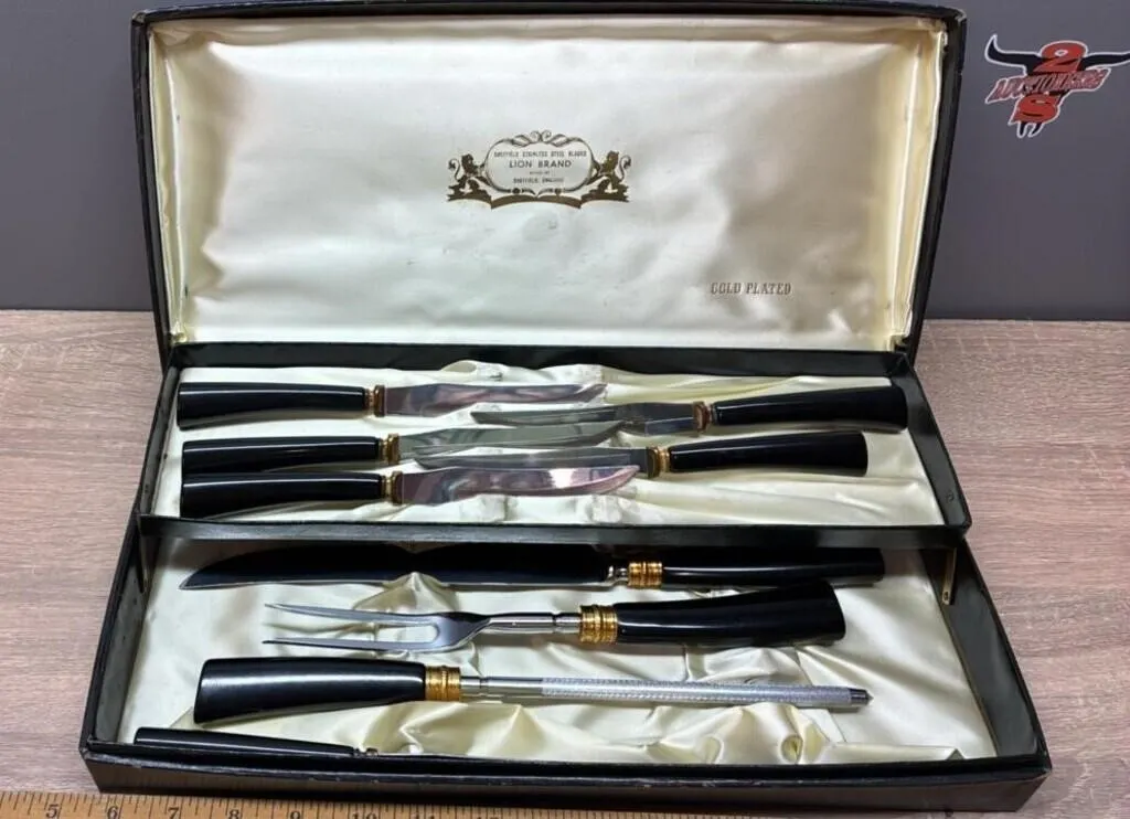 Vintage Carving Set w/Gold Plate.