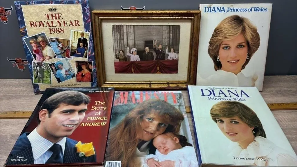 Royalty Books & Photo.