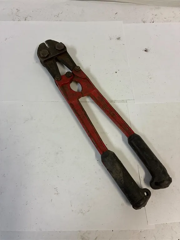 14� bolt cutters.