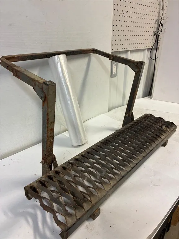 Portable tire step.