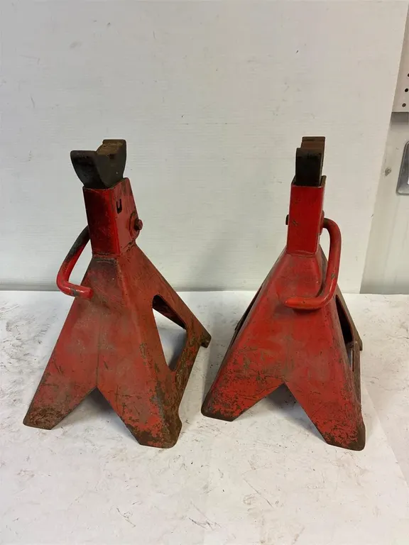 Set of 2 - Jack Stands.