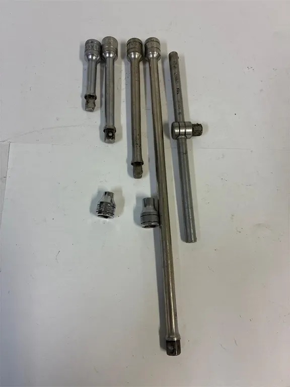 Snap-On 3/8� drive extensions and wrench