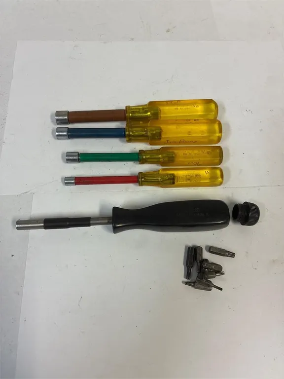 Snap-On nut drivers and screwdriver set.