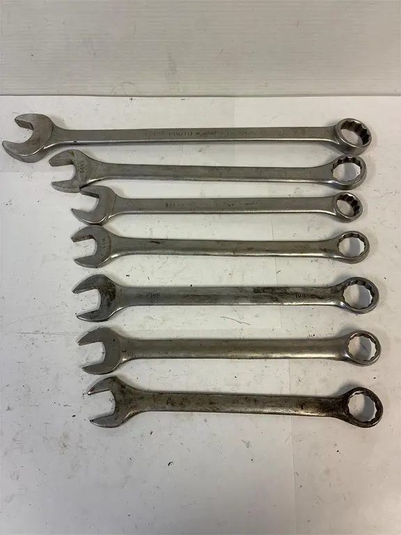 Wrenches. 1� to 1 3/8. Couple duplicates