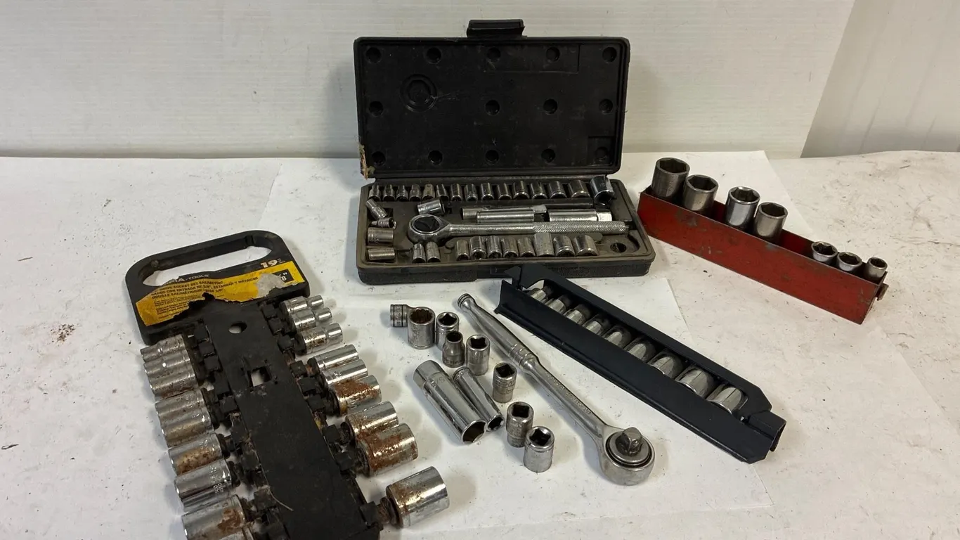 3/8� drive sockets. Ratchets. Sets and assorted