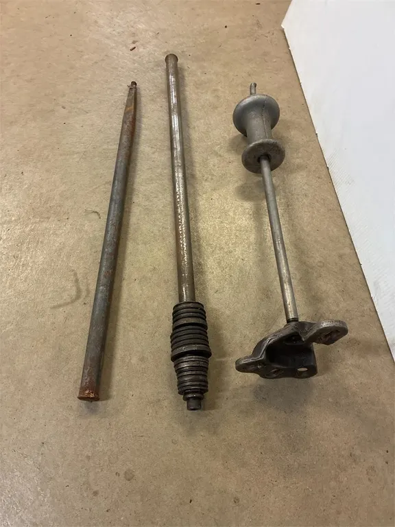 Bar and gear puller.