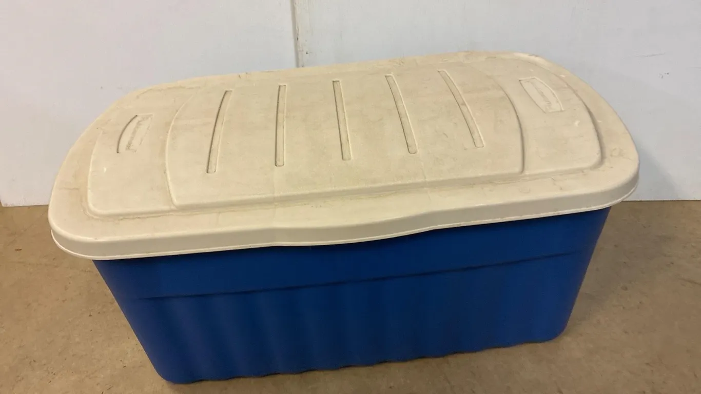 Rubbermaid Large Tote