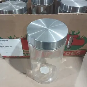 6 Glass containers w/ lids