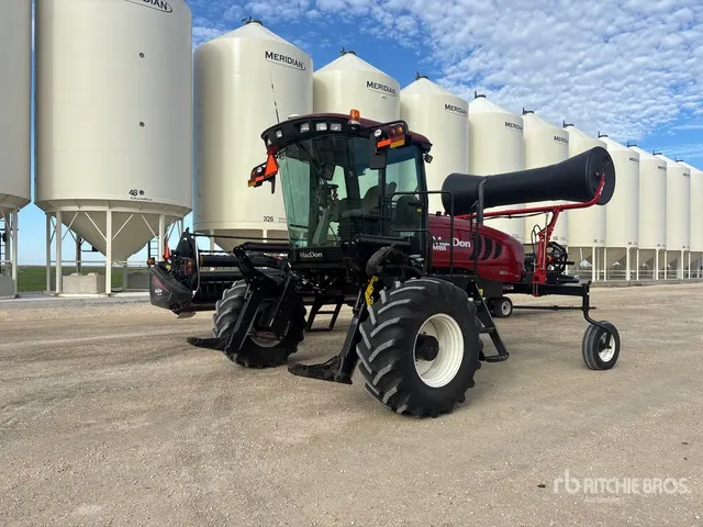 2013 MacDon M155 Swather Windrower