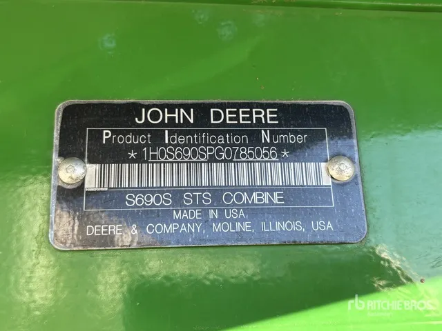 2016 John Deere S690 Combine Harvester