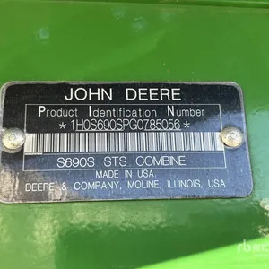 2016 John Deere S690 Combine Harvester