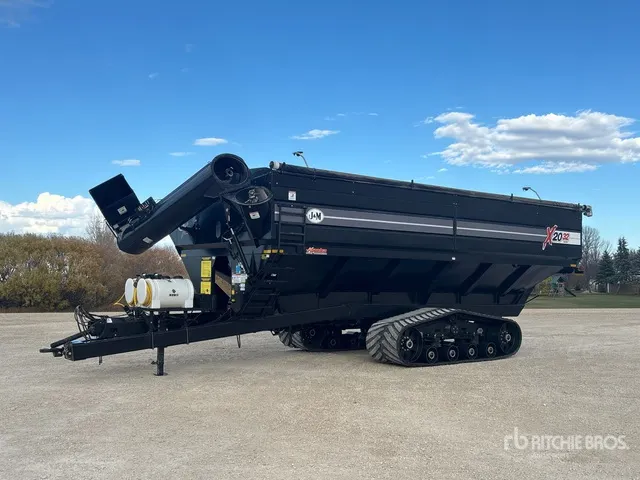 2024 J&M 2032-20T 2032 bu Tracked Grain Cart