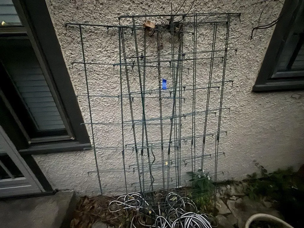 Wire garden panels