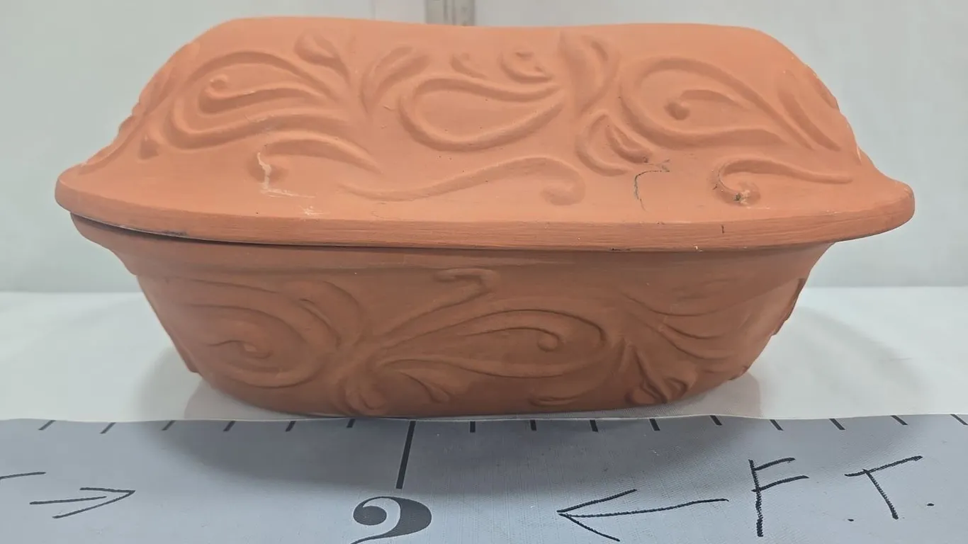 Clay Baker w/lid