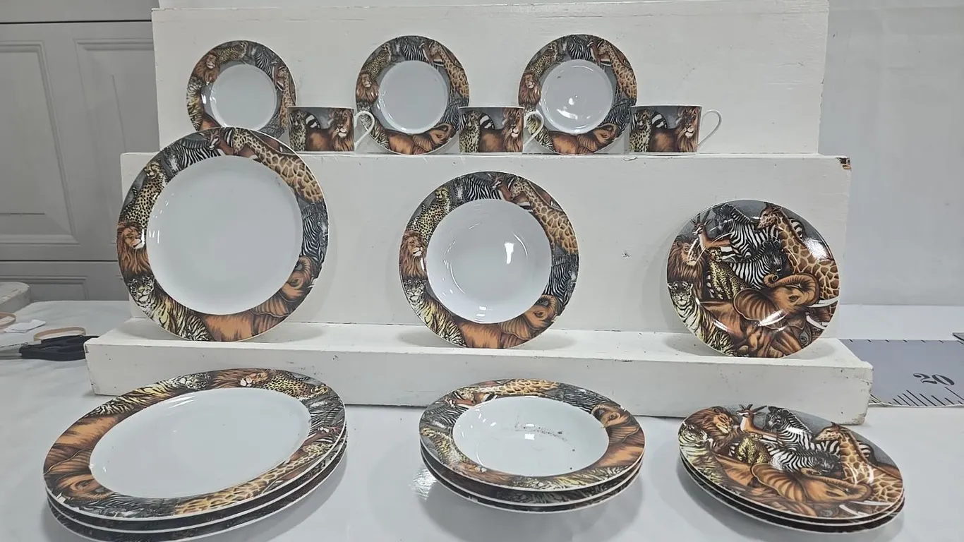 Porcelain Dinner Ware - 4 pl. setting
