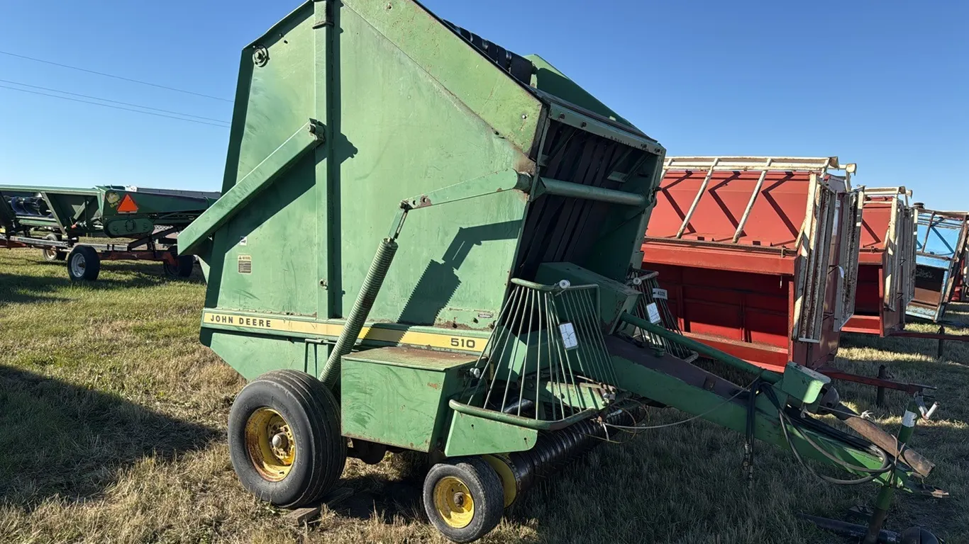 4328 - John Deere 510 Baler